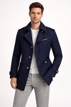 Klassischer Herren-Trenchcoat mit Umlegekragen