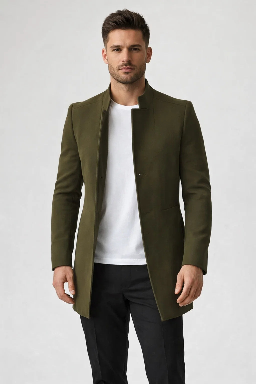 Minimalistischer Herrenmantel mit Knopfleiste