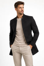 Minimalistischer Herrenmantel mit Knopfleiste