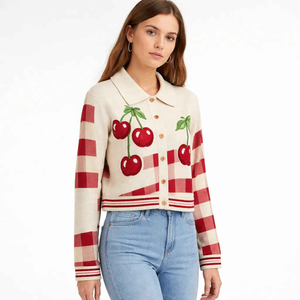 Fröhliche Cropped Strickjacke mit Kirschblütenmuster